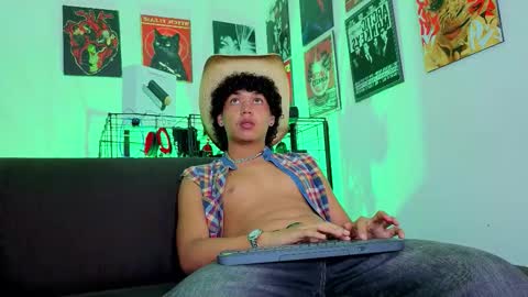 Gael Conner online show from October 30, 2025, 1:51 am