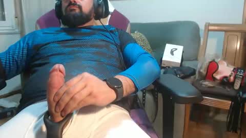 Snapshot of gag0nmyc0ck chatting on December 14, 2025, 2:28 am your master online show from December 14, 2025, 2:28 am