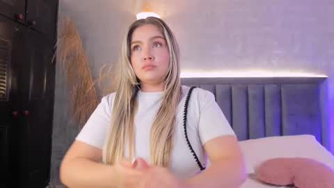 Snapshot of gaiabaker chatting on March 9, 2026, 12:09 pm Gaia Baker online show from March 9, 2026, 12:09 pm