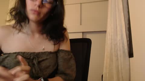 Snapshot of gaitan4 chatting on February 25, 2026, 11:47 pm gaitan4 online show from February 25, 2026, 11:47 pm