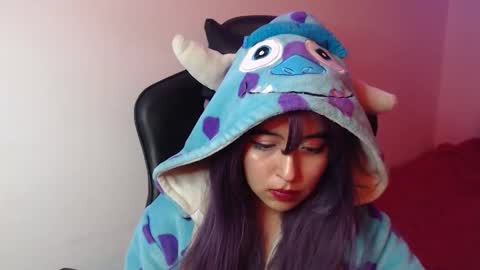 Kate 3 online show from October 12, 2025, 6:51 pm