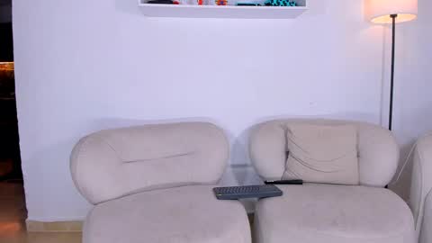 gal_stone_ online show from May 14, 2026, 12:06 am
