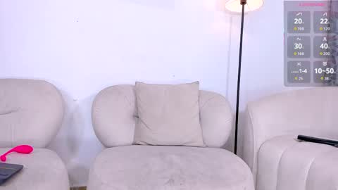 gal_stone_ online show from May 27, 2026, 12:51 am