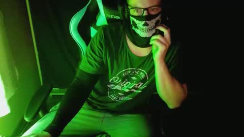Snapshot of gamer990 chatting on November 21, 2025, 11:25 pm gamer990 online show from November 21, 2025, 11:25 pm
