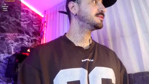 Chris  Dont forget to gift me thumb up Its very important to me and makes me happy AF  online show from November 1, 2025, 6:37 am