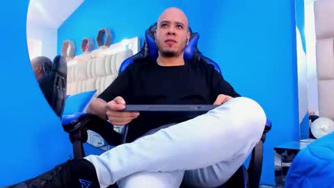 garcia_jacob_ online show from November 26, 2025, 12:17 pm