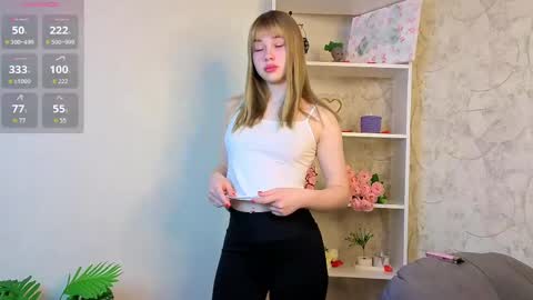 Violla online show from April 14, 2026, 4:46 pm