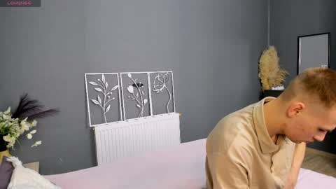 Max and Eva online show from April 4, 2026, 4:00 am