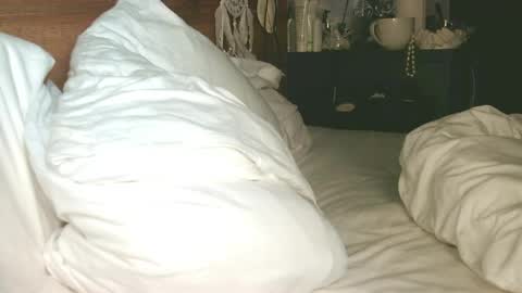 Rose online show from April 17, 2026, 6:38 am