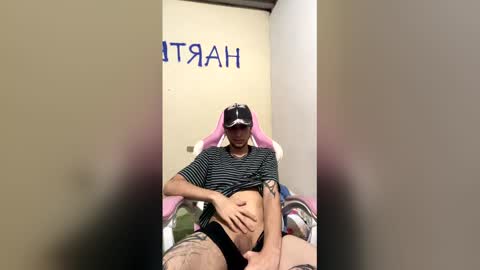 Snapshot of gargola_goth chatting on May 7, 2026, 5:46 am Elio b online show from May 7, 2026, 5:46 am