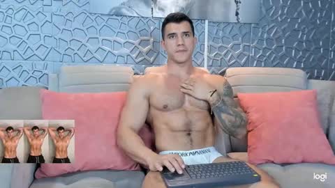 Snapshot of garret_alvin_ chatting on December 23, 2024, 3:07 am Garret online show from December 23, 2024, 3:07 am