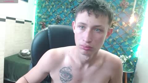 garuo_18 online show from December 2, 2025, 6:58 pm