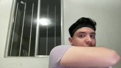 Snapshot of garypinepineapple chatting on April 21, 2026, 5:58 am garypinepineapple online show from April 21, 2026, 5:58 am