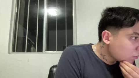 Snapshot of garypinepineapple chatting on April 25, 2026, 6:16 am garypinepineapple online show from April 25, 2026, 6:16 am