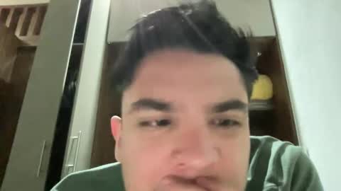 Snapshot of garypinepineapple chatting on April 28, 2026, 2:49 am garypinepineapple online show from April 28, 2026, 2:49 am