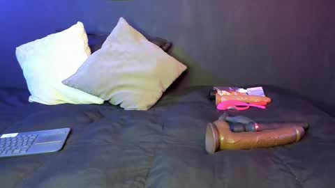  Usagi  online show from September 27, 2025, 8:14 pm