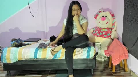 Snapshot of gaticahot001 chatting on March 7, 2025, 12:04 am Diana online show from March 7, 2025, 12:04 am