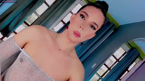 Snapshot of gatitavenecis1 chatting on January 10, 2025, 2:55 pm Vnecis Marn online show from January 10, 2025, 2:55 pm