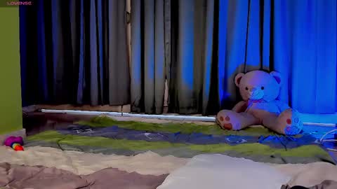 Snapshot of gatitavenecis1 chatting on February 16, 2025, 10:54 pm Vnecis Marn online show from February 16, 2025, 10:54 pm