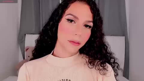 Snapshot of gatitavenecis1 chatting on September 16, 2025, 11:22 am Vnecis Marn online show from September 16, 2025, 11:22 am