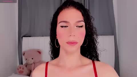 Snapshot of gatitavenecis1 chatting on September 18, 2025, 1:24 pm Vnecis Marn online show from September 18, 2025, 1:24 pm