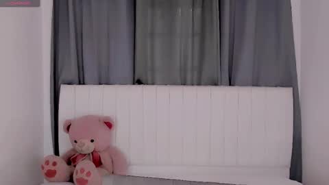 Snapshot of gatitavenecis1 chatting on September 21, 2025, 12:07 pm Vnecis Marn online show from September 21, 2025, 12:07 pm