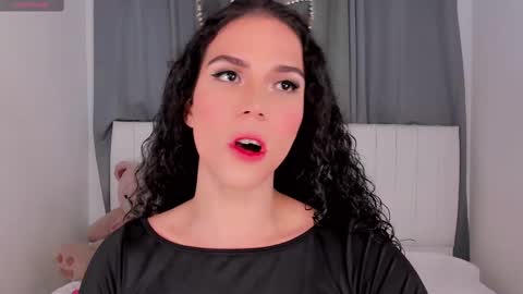 Snapshot of gatitavenecis1 chatting on October 5, 2025, 3:10 pm Vnecis Marn online show from October 5, 2025, 3:10 pm