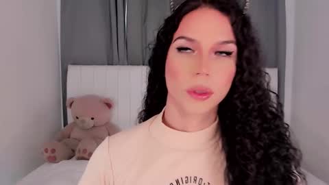 Snapshot of gatitavenecis1 chatting on November 8, 2025, 6:51 pm Vnecis Marn online show from November 8, 2025, 6:51 pm