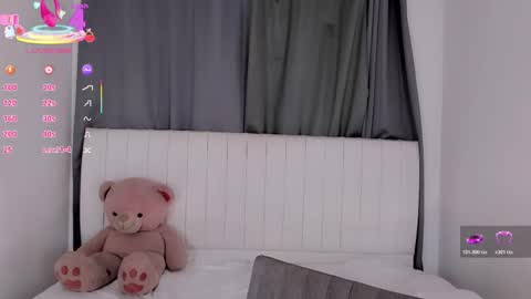 Snapshot of gatitavenecis1 chatting on November 18, 2025, 6:45 pm Vnecis Marn online show from November 18, 2025, 6:45 pm