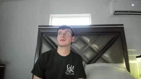 Snapshot of gayndepressed chatting on January 12, 2026, 11:32 pm Trace online show from January 12, 2026, 11:32 pm