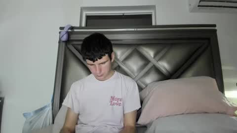 Snapshot of gayndepressed chatting on February 1, 2026, 1:26 am Trace online show from February 1, 2026, 1:26 am