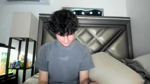Snapshot of gayndepressed chatting on June 11, 2026, 12:32 am Trace online show from June 11, 2026, 12:32 am