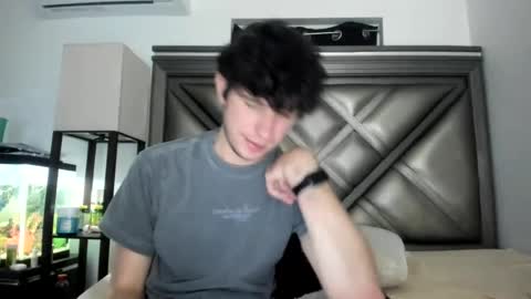 Snapshot of gayndepressed chatting on June 26, 2026, 3:11 am Trace online show from June 26, 2026, 3:11 am