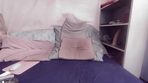 Snapshot of gayrobbin chatting on March 2, 2026, 8:26 pm gayrobbin online show from March 2, 2026, 8:26 pm