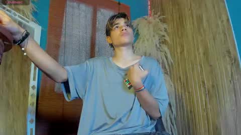 Snapshot of gaze_dream chatting on December 3, 2025, 1:31 pm HAN online show from December 3, 2025, 1:31 pm