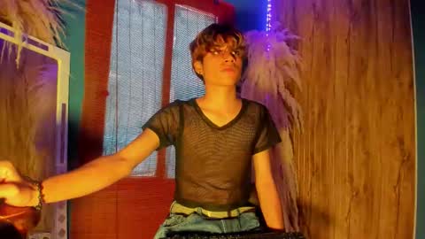 Snapshot of gaze_dream chatting on December 19, 2025, 1:07 pm HAN online show from December 19, 2025, 1:07 pm