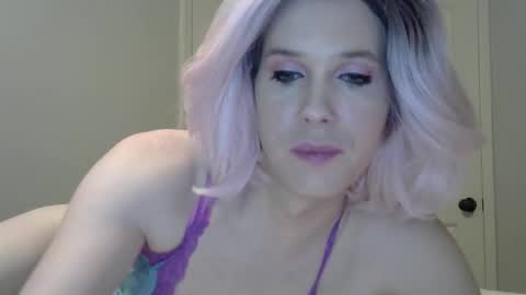 Gwendolyn Beaumont online show from October 28, 2025, 4:42 pm