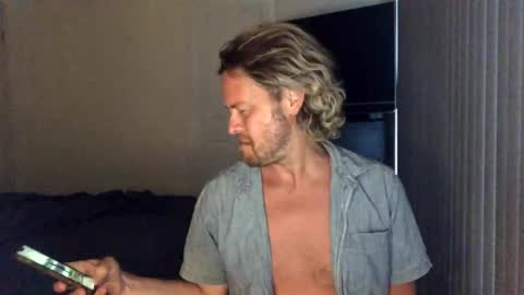 gcsurfer81 online show from February 26, 2025, 7:31 am