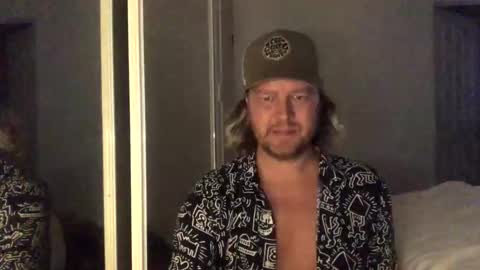 gcsurfer81 online show from November 1, 2025, 9:44 am