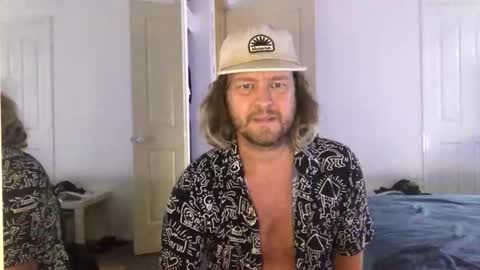 gcsurfer81 online show from February 5, 2026, 8:19 am