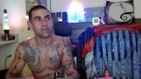 Snapshot of geekedoutlabs chatting on October 20, 2025, 10:16 am Zanecubano online show from October 20, 2025, 10:16 am