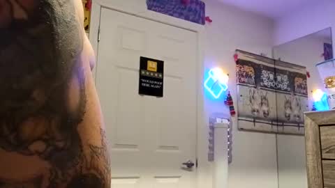 Snapshot of geekedoutlabs chatting on October 25, 2025, 12:40 am Zanecubano online show from October 25, 2025, 12:40 am