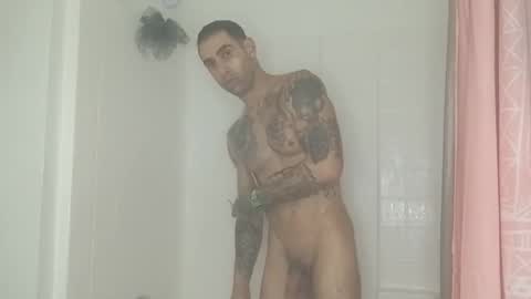 Snapshot of geekedoutlabs chatting on November 24, 2025, 4:07 pm Zanecubano online show from November 24, 2025, 4:07 pm