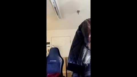 Snapshot of geekedoutlabs chatting on December 15, 2025, 2:21 pm Zanecubano online show from December 15, 2025, 2:21 pm