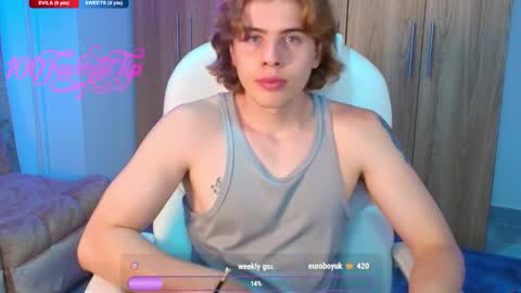 Snapshot of gemdominus chatting on June 4, 2026, 11:22 pm Gem Dominus online show from June 4, 2026, 11:22 pm