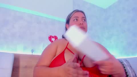 geminis muentes online show from February 23, 2025, 4:07 am