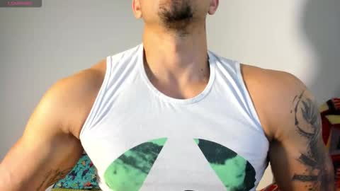 Snapshot of gendersonfit chatting on November 22, 2025, 11:15 pm gendersonfit online show from November 22, 2025, 11:15 pm