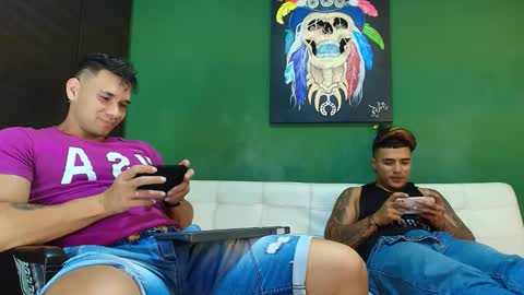 Snapshot of gendersonfit chatting on November 28, 2025, 10:01 pm gendersonfit online show from November 28, 2025, 10:01 pm