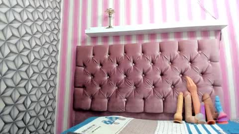 Snapshot of genesis_03_ chatting on October 5, 2025, 1:31 pm genesis_03_ online show from October 5, 2025, 1:31 pm