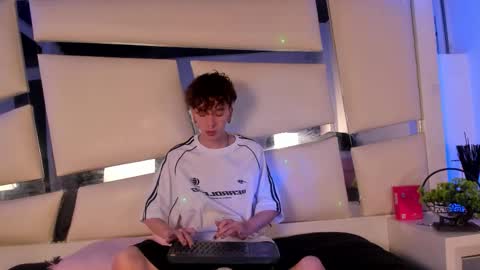 genesis_js online show from November 21, 2025, 4:55 am